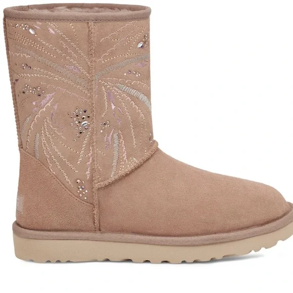 UGG® Beachwood & Goldtone Burst Classic
Short Suede Boot - Picture 2 of 11